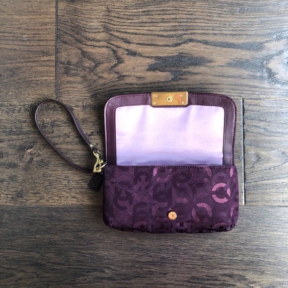 Coach Wristlet - Picture 4 of 9